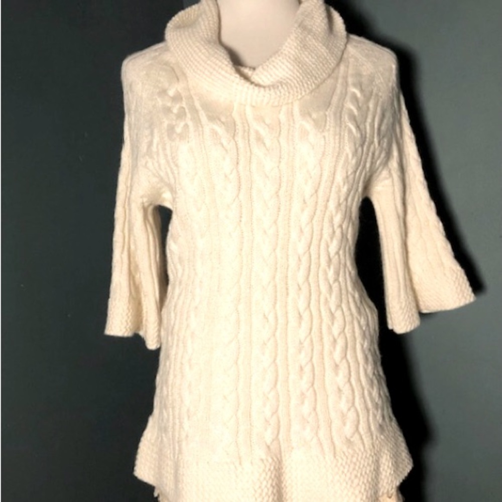 Coldwater creek Cowell neck, cable knit , half sleeve sweater.